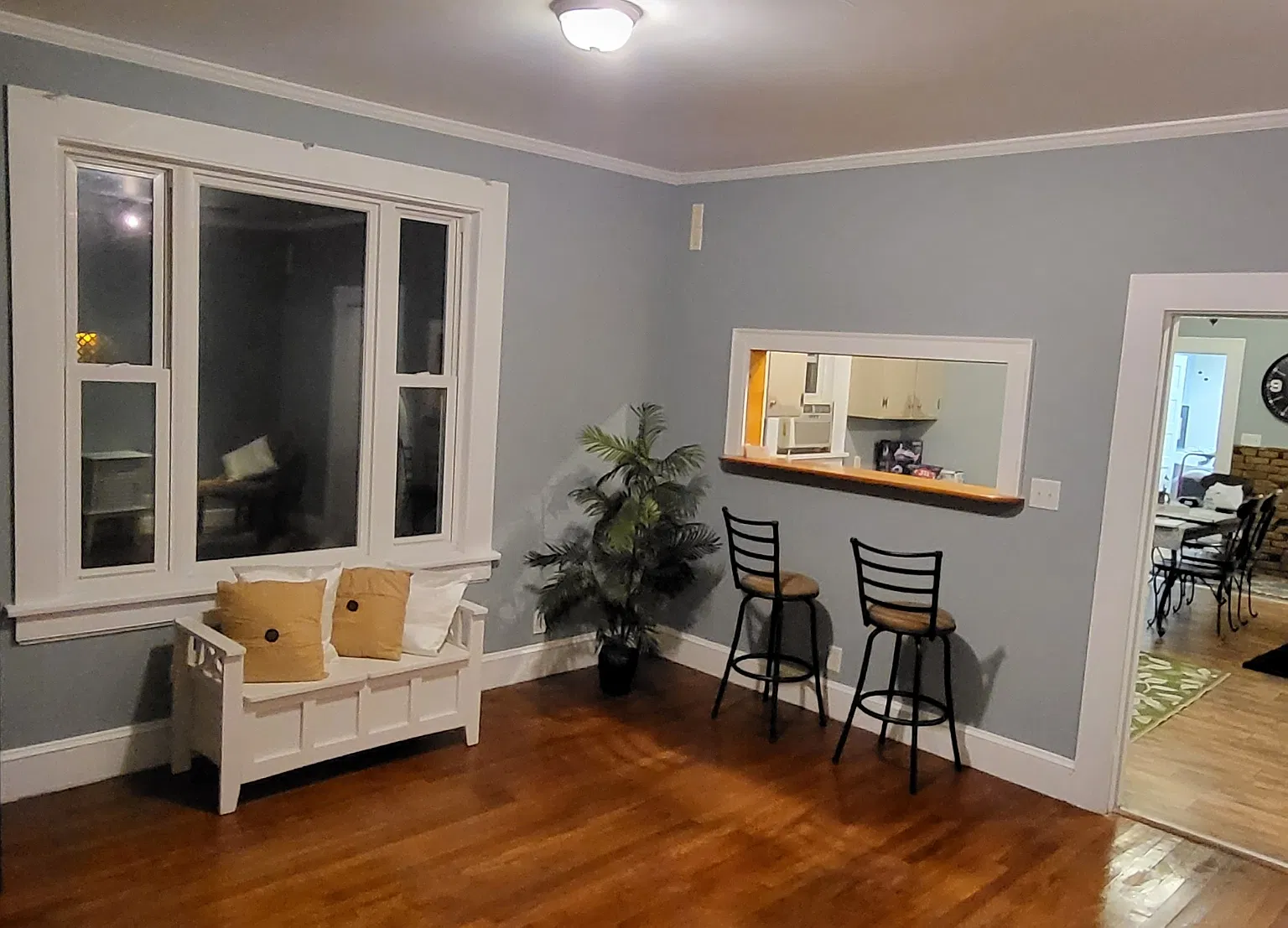 8 bed, 3777 sqft, $605 — Photo 3