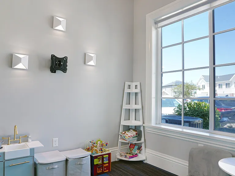 Draper Village Apartments — Photo 9