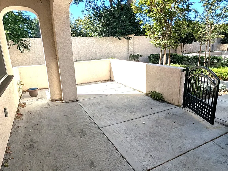 entry court yard