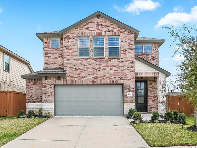 2108 Sweet Bay Dr — Photo 1