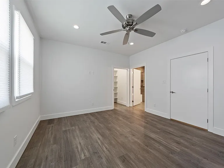 Master Bed with Walk in Closet