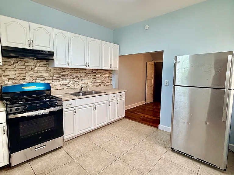 6320 Kingsessing Ave — Photo 5