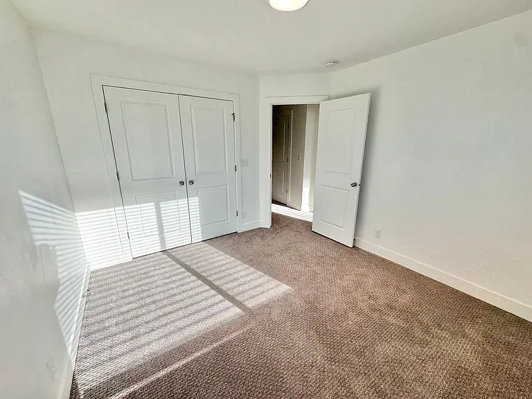 648 W Vermillion Wind Ln — Photo 16