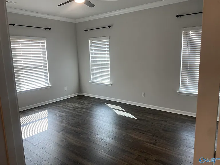 101 Donovan Dr — Photo 9