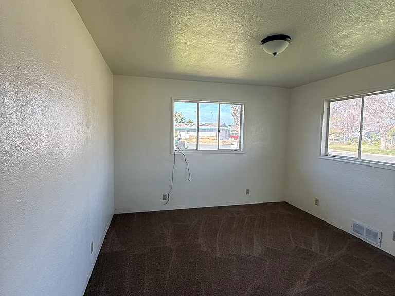 1271 Slaughter Ave — Photo 9