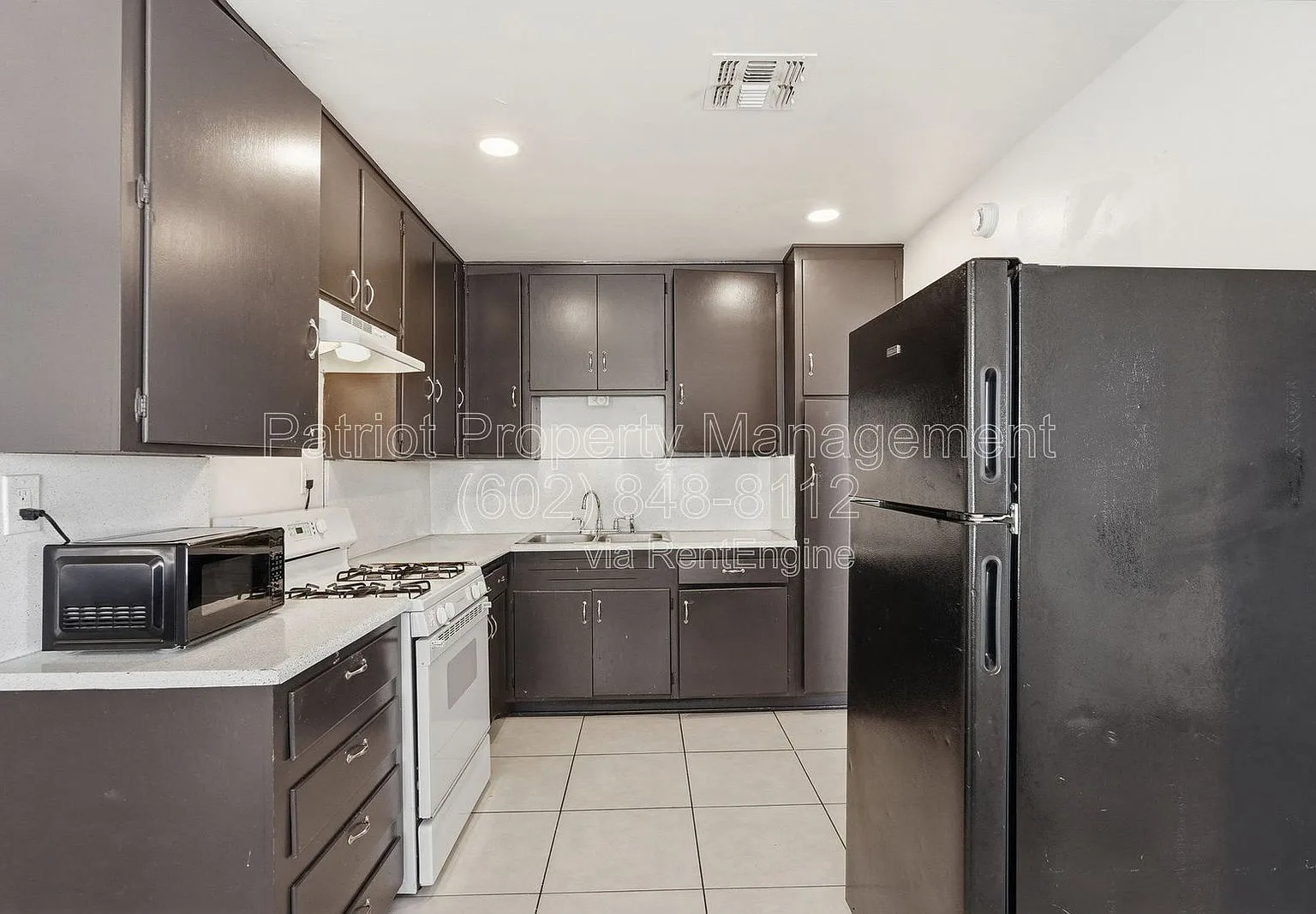 3 bed, 1.0 bath, 1180 sqft, $1,750 — Photo 2