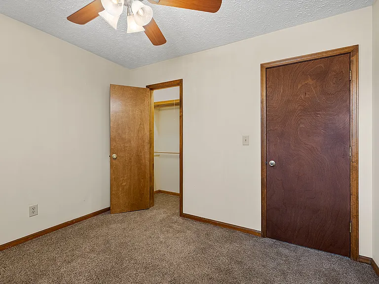 3749 N Pickwick Ave — Photo 26