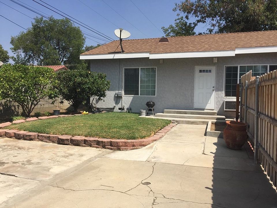 1st image of 311 N Hollow Ave