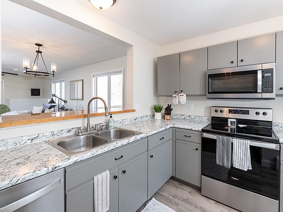 2nd image of 23 Hummingbird Rd #1