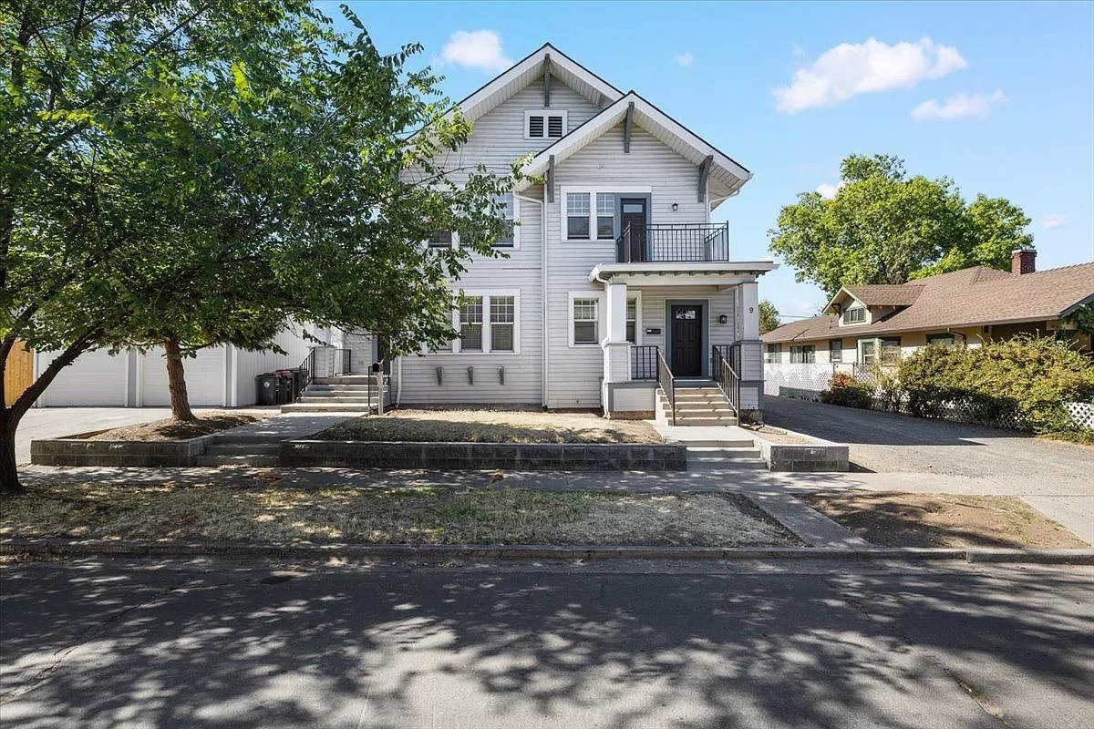 Unit Photo - 9 Rose Ave