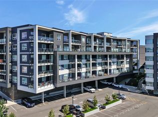 947 Whirlaway Cres #301, Langford, BC V9B 6W6
