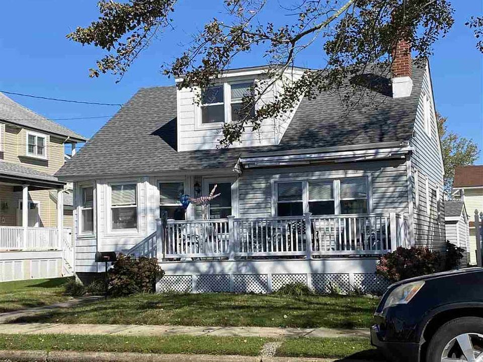 2nd image of 7 W 15th St