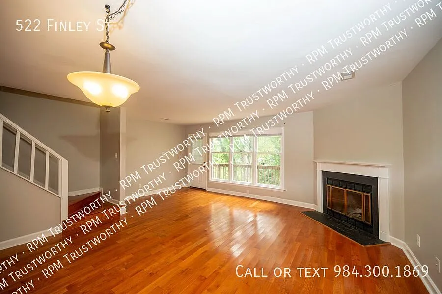 522 Finley St