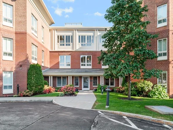 629 Hammond St Unit W202, Brookline, MA 02467