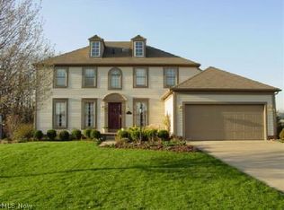 3543 Stratavon Dr NW, North Canton, OH 44720