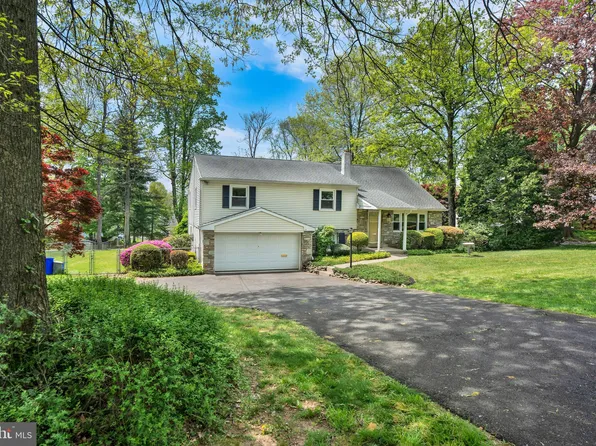 15 Home Rd, Hatboro, PA 19040
