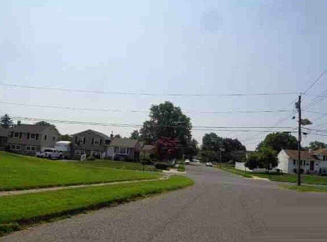 2nd image of 530 Estelle St