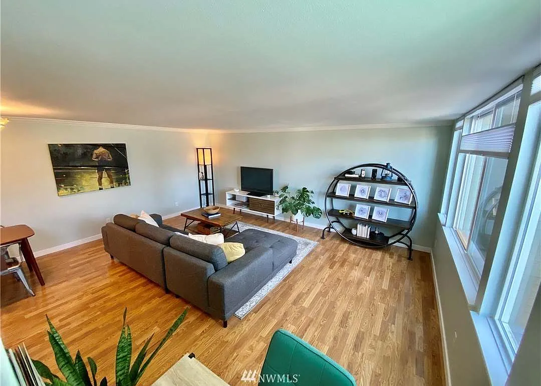 1 bed, 742 sqft, $2,600 — Photo 4
