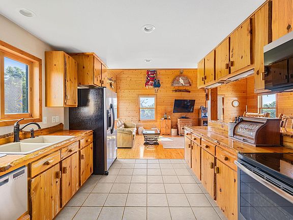 5th image of 13348 Hillside Rd