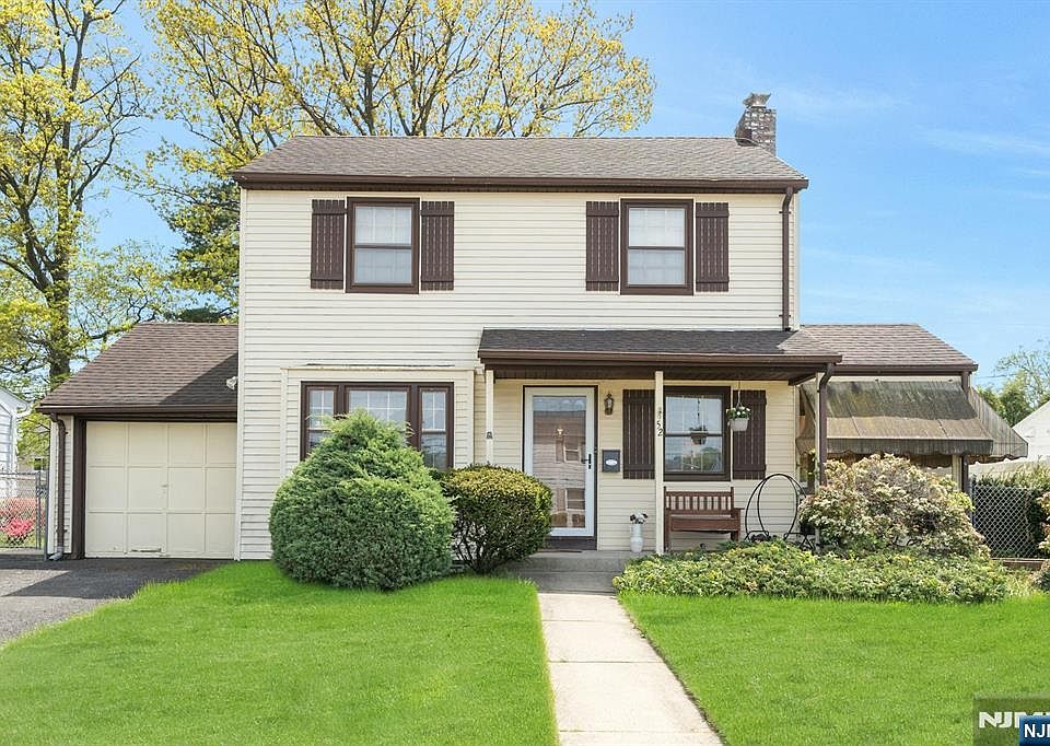1st image of 52 Elmwood Dr