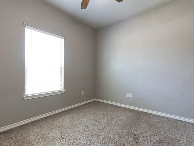 120 Navarro Xing — Photo 21