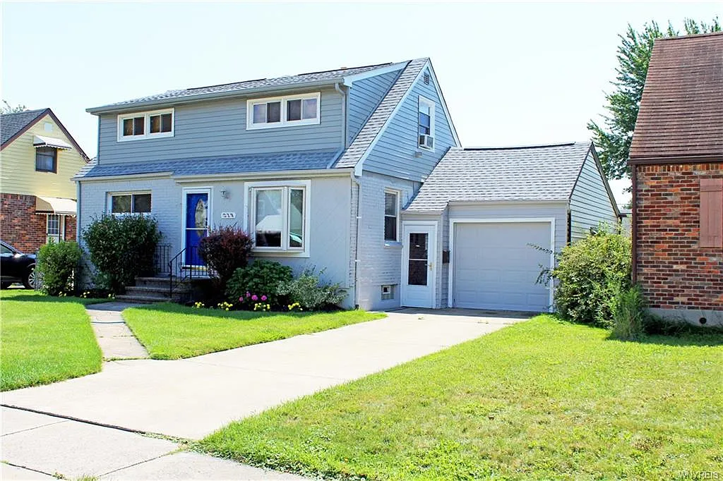 219 Danbury Dr photo 1