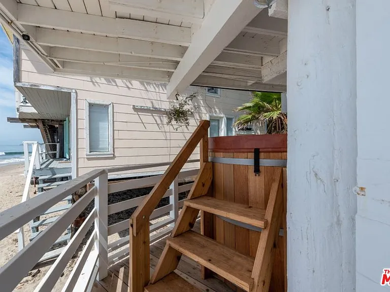 24942 Malibu Rd — Photo 41