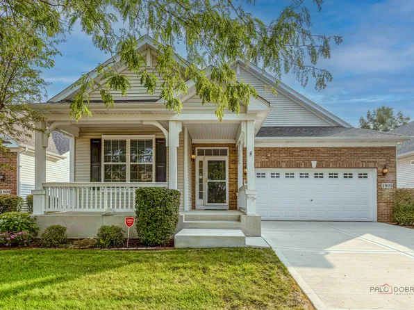 1805 Hampshire Dr, Hoffman Estates, IL 60192