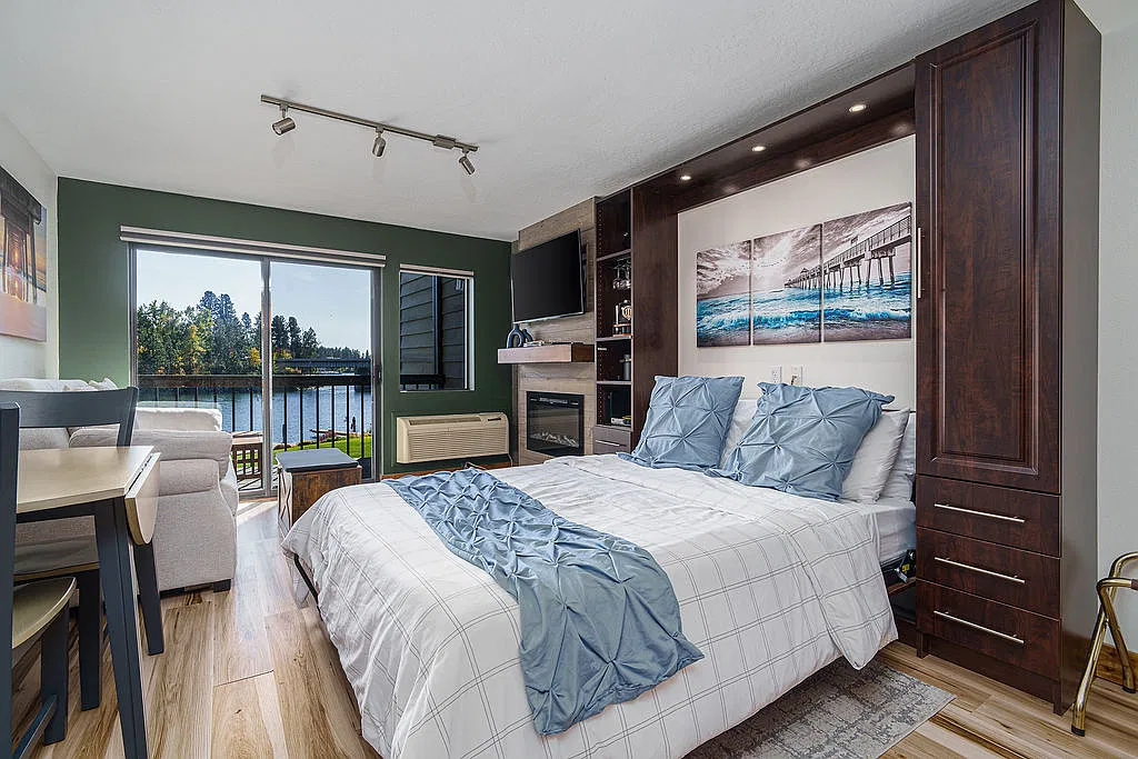 Studio, 384 sqft, $1,500 — Photo 2