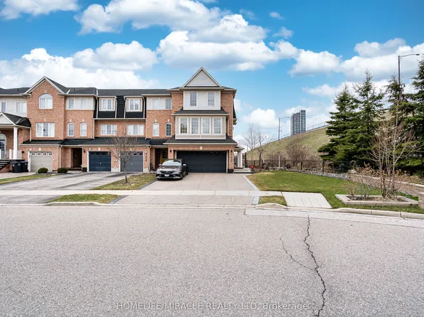 102 Decker Hollow Cir, Brampton, ON L6X 0L5
