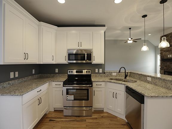 5th image of 215 Kirk Ln
