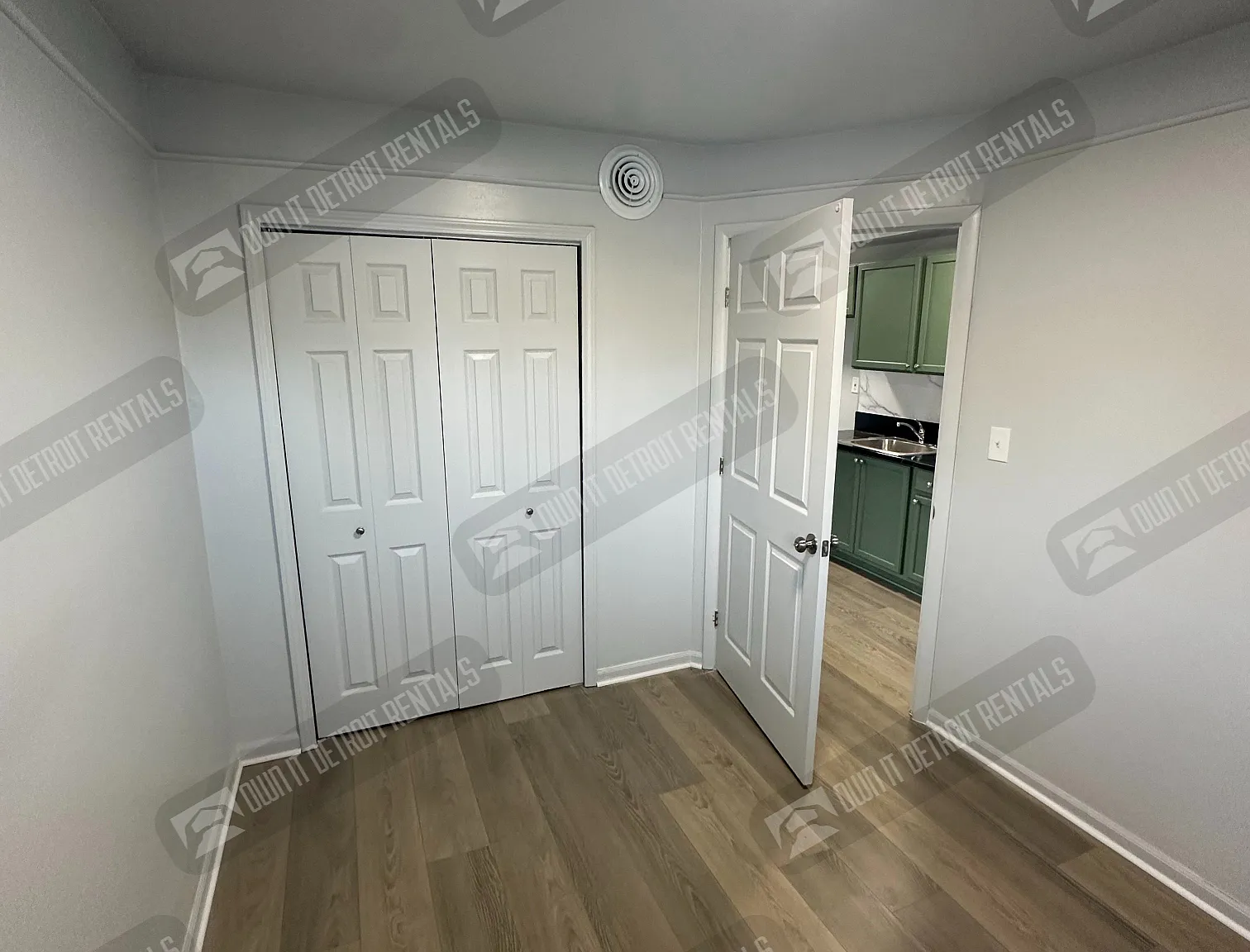 Apartment 1 Bedroom 1 Bathroom — Photo 4