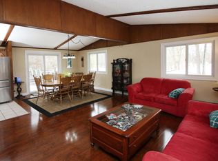 W153N9940 Neptune Dr, Germantown, WI 53022