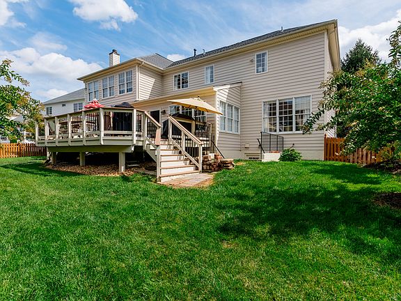 3rd image of 15092 Valhalla Ct