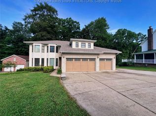 13 Cottonwood Dr, Elkview, WV 25071