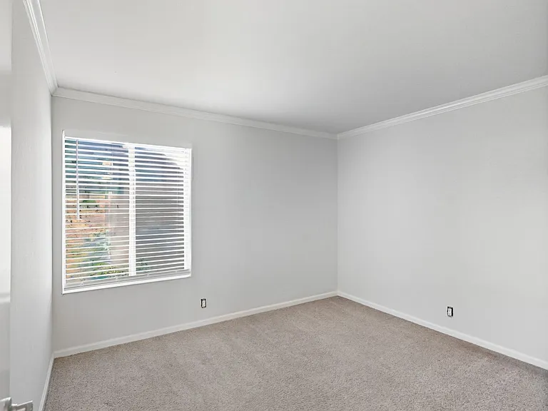 100 Devon Avenue — Photo 38