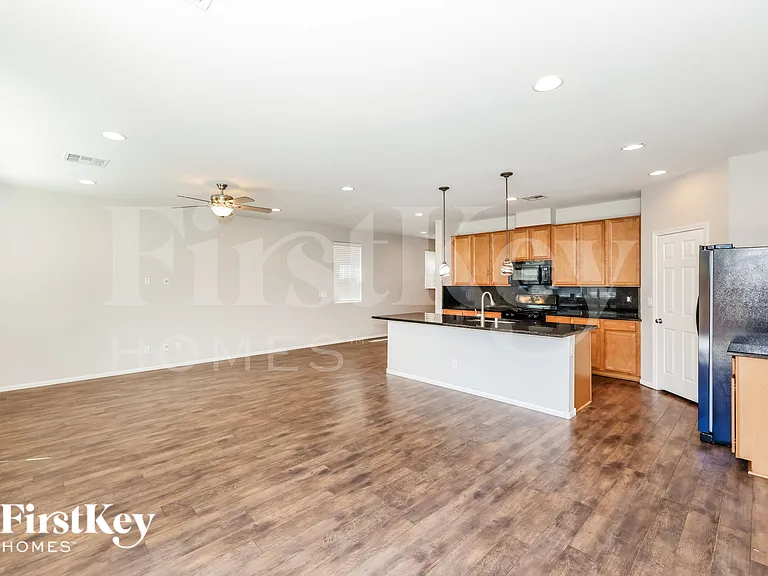 9809 Dryden Ct — Photo 3
