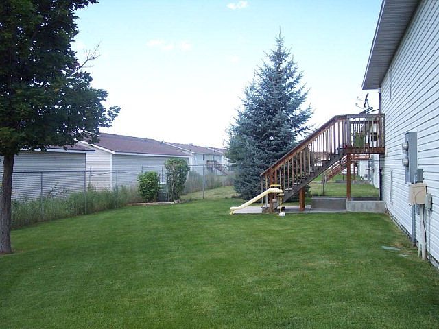 2nd image of 2198 Stace St
