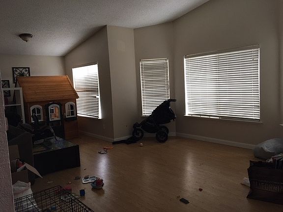 Family room/ Dining room