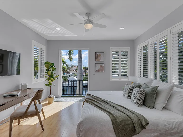 272 Imperial Ln — Photo 3