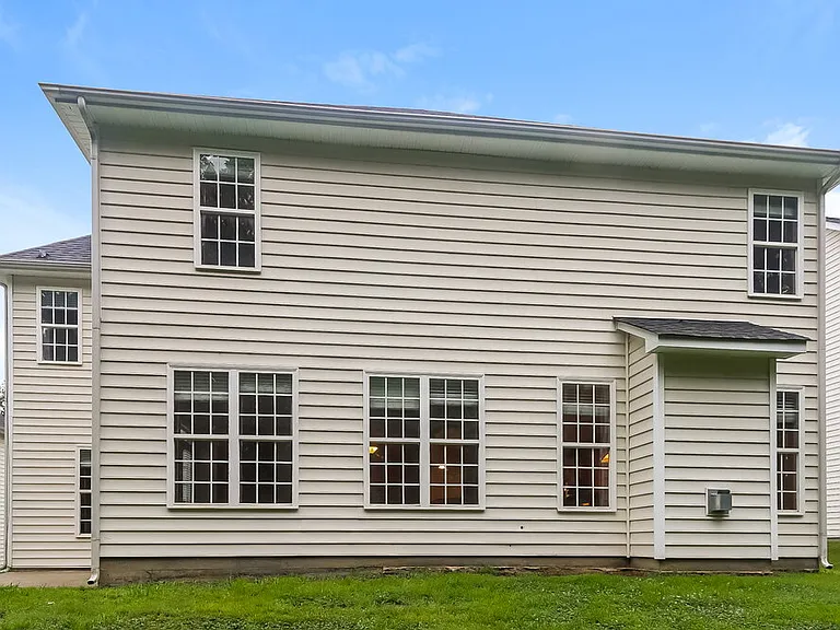 10023 Montrose Dr NW — Photo 17