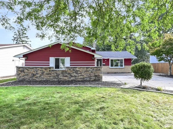 3637 Hunter Dr, North Olmsted, OH 44070