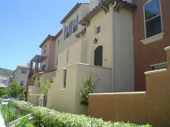 2nd image of 370 Plateau Ave
