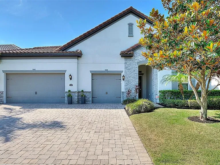5 bed, 3982 sqft, $5,000 — Photo 3