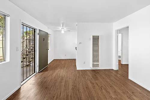 2-4030 38th St #2 Photo 1