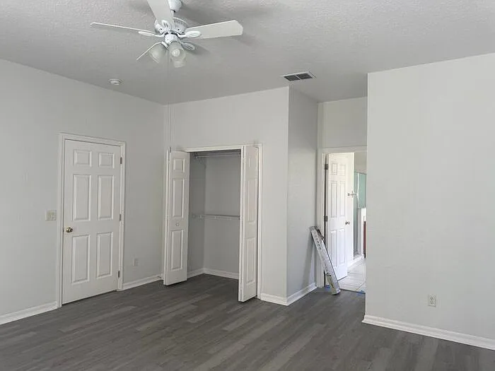 218 N Hampton Dr — Photo 36