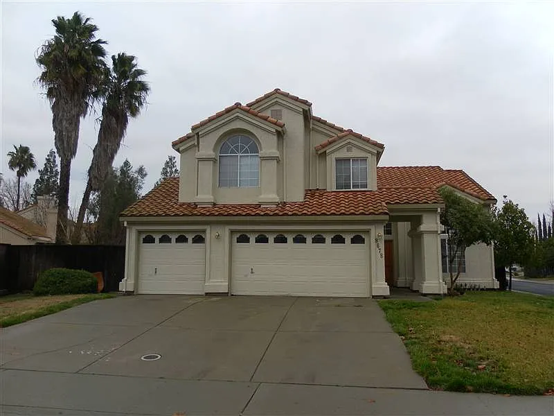 8678 Carlin Ave photo 1