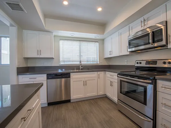 807 N Altadena Dr, Pasadena, CA 91107