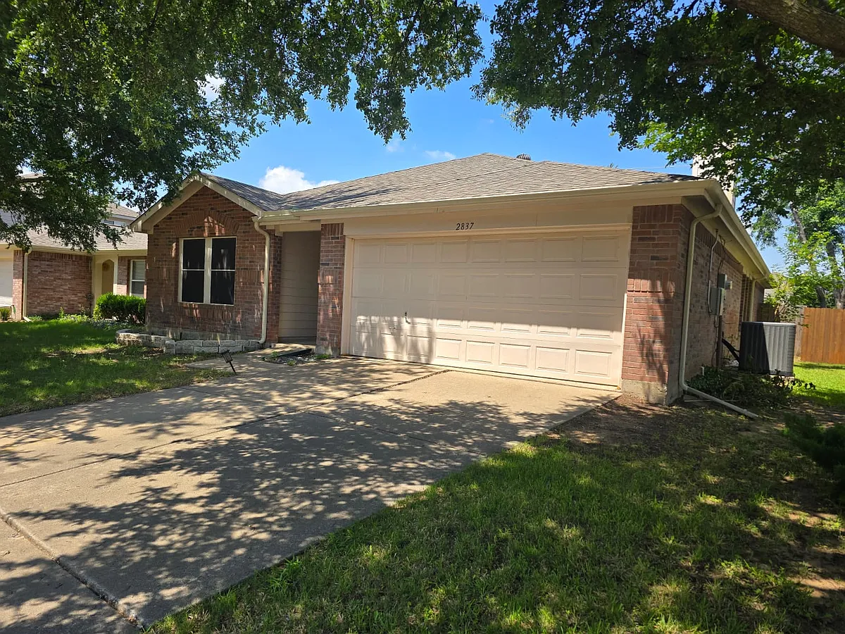 Building Photo - 2837 Terrace Dr