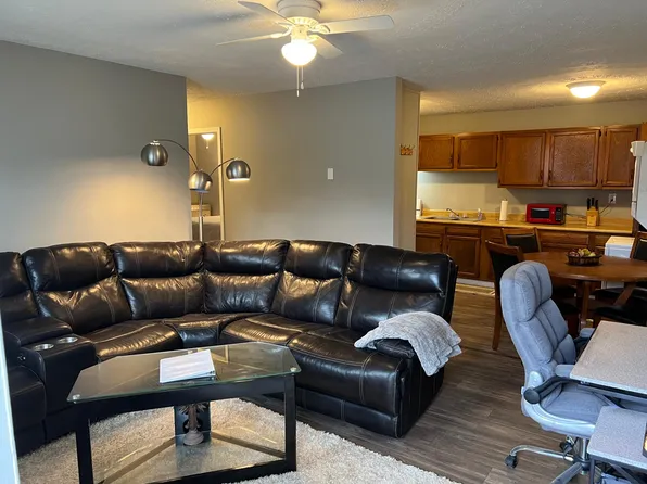 219 Spurrier Rd APT 8, Bluefield, WV 24701